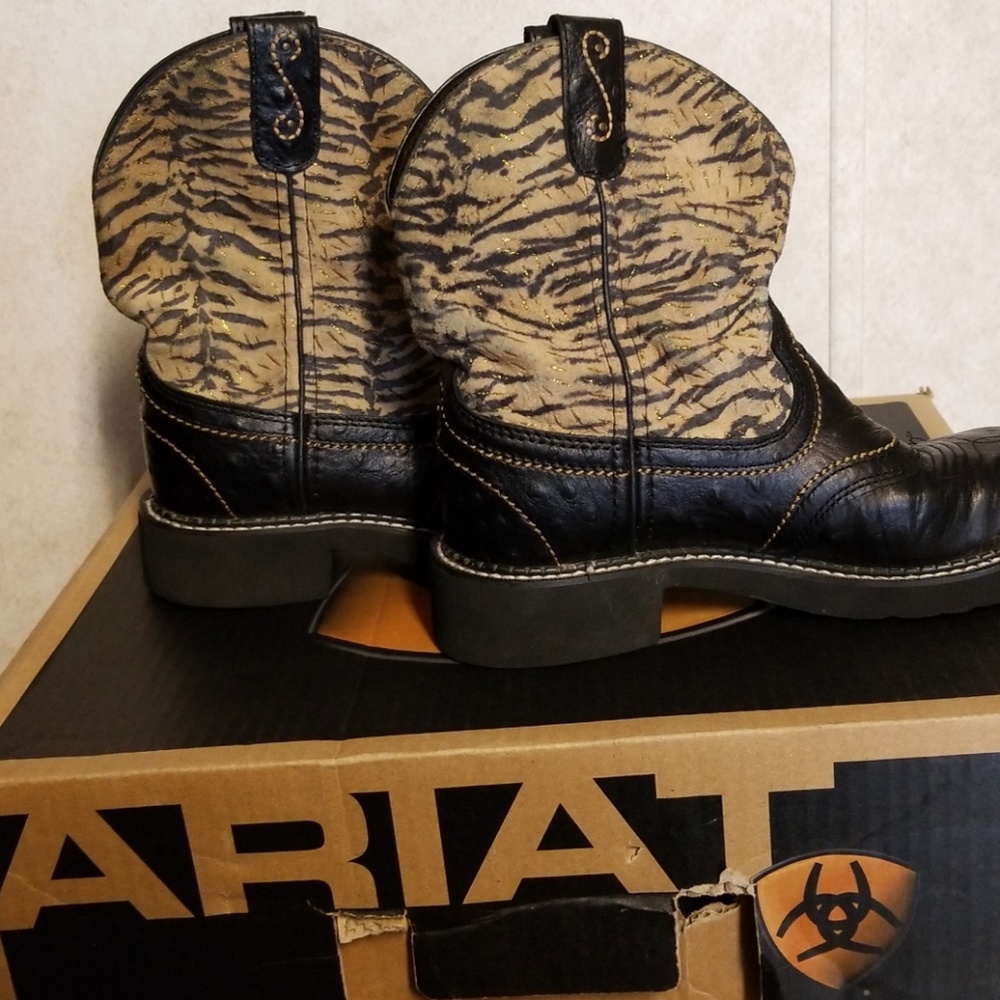 Boots - Picture 4 of 4
